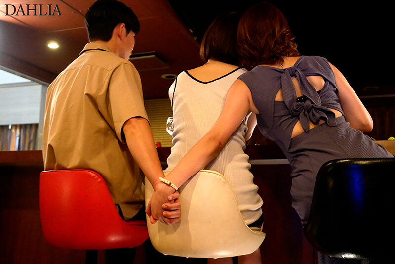 【人気配信旬報 マニア向け情報館】妻の大親友がナイトプールで逆NTR『脱いだらモデル級のビキニ姿に興奮して勃起しているのがバレて…笑顔の誘惑に我慢できず何度も浮気中出ししちゃいました。』 美乃すずめ 画像10