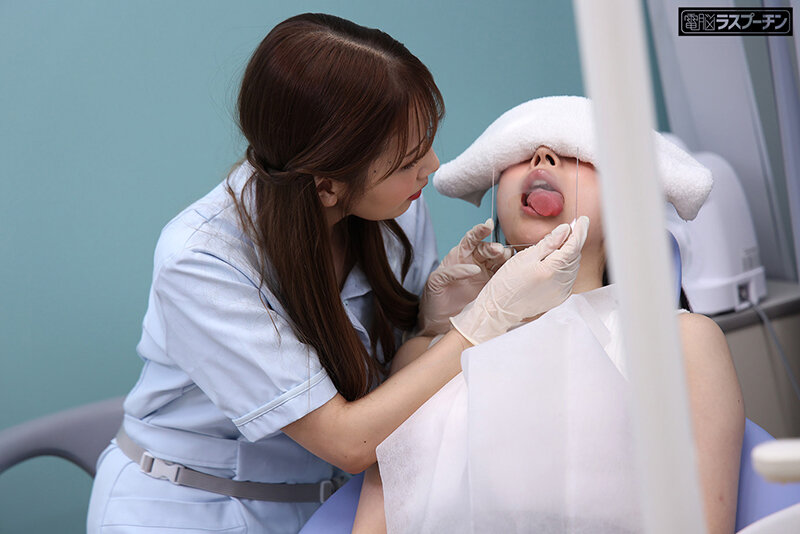 【人気配信旬報 マニア向け情報館】変態レズ歯科医にとんでもないベロ責めで口内開発されイキまくる敏感女 2 皆月ひかる 友田彩也香 画像4