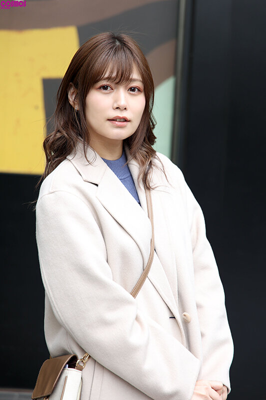 【人気配信旬報 マニア向け情報館】素人妻が一般大学生の自宅にコンドーム1つ渡され一泊一度のゴム姦では満足できず宿泊中2度もガチ中出しを許してしまう騎乗位で痙攣イキするモデル妻 ひかるさん 30歳 画像1
