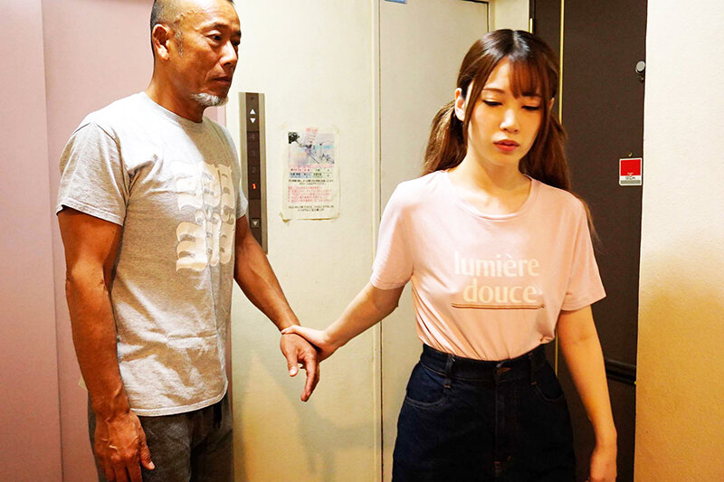 【人気配信旬報 マニア向け情報館】オジサンは私の事、必要としてくれる? 隣でいつも留守番しているウブロリ娘がまさかのノーブラ乳首ポッチで誘惑! 堀北わん 画像2
