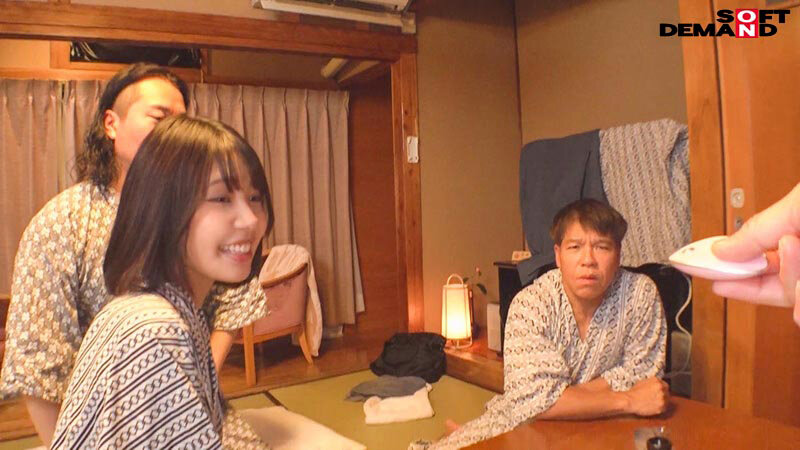 【人気配信旬報 マニア向け情報館】結婚4年目 旦那では受け止めきれない性への欲求を胸に 本物人妻 梅田みなみ 29歳 最終章 地方温泉旅館で露出・放尿 限界マゾイカセ不倫 画像7
