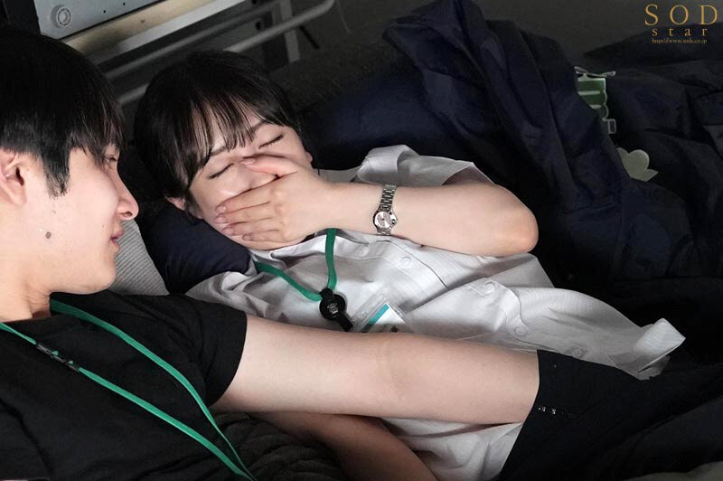 【人気配信旬報 マニア向け情報館】激務な報道局で働くボクが欲求不満な美人ディレクターを刺激したらエロスイッチを入れてしまい何度も誘惑されて…シャワーも浴びずに編集所に籠って汗だくセックスに明け暮れた 小湊よつ葉 画像3