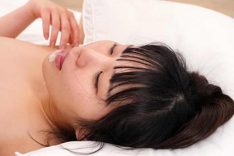 【人気配信旬報 マニア向け情報館】素人バラエティおま〇こ丸出しくぱぁ~(ハート)しながらノンストップクリ責め潮吹き我慢チャレンジ!剥きでた敏感初心クリトリスにブチュと真空吸引ローターで連続イキ潮噴射が止まらない!! 画像15