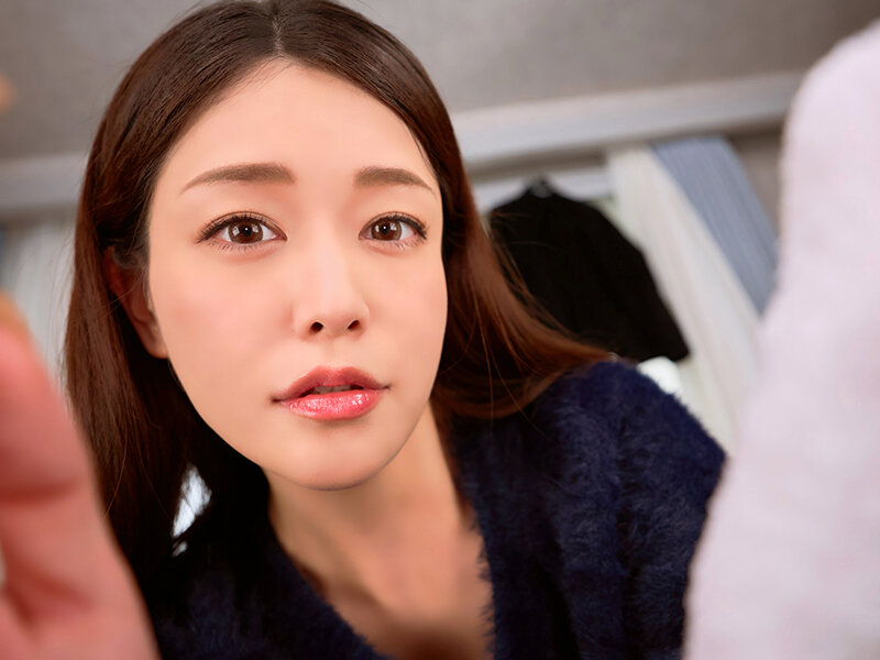 【人気配信旬報 マニア向け情報館】【VR】一人暮らしの僕を心配して隣の奥さんが看病してくれることになり、キスまで3cm距離の密着介抱に勃起がおさまらず「夫には内緒ね…」と接吻口封じからベロキス増し増し杭打ちピストンで何度もヌカれまくった 橘メアリー 画像4