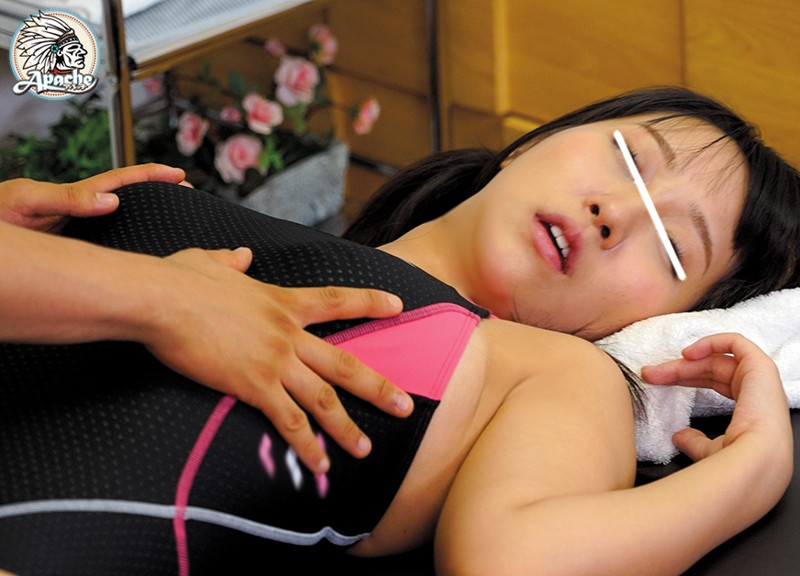 【人気配信旬報 マニア向け情報館】スポーツ強豪校 美人女子校生部員 媚薬腰抜けオシッコ垂れ流しマッサージ 画像8