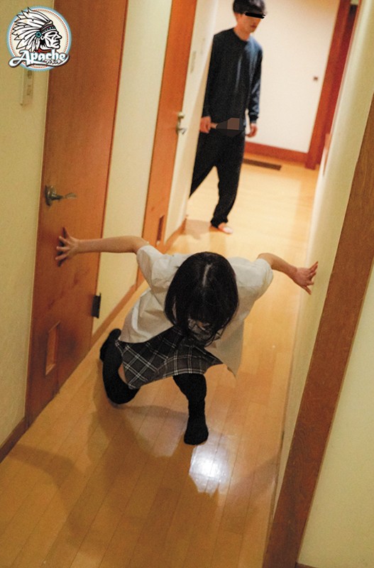 【人気配信旬報 マニア向け情報館】制服×ニーハイ 女子●生 追いかけ回し痴● 画像4