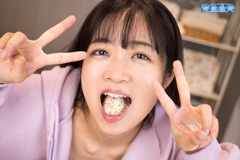 【人気配信旬報 マニア向け情報館】【VR】咀嚼物VR 食べてる女の口の中 画像11