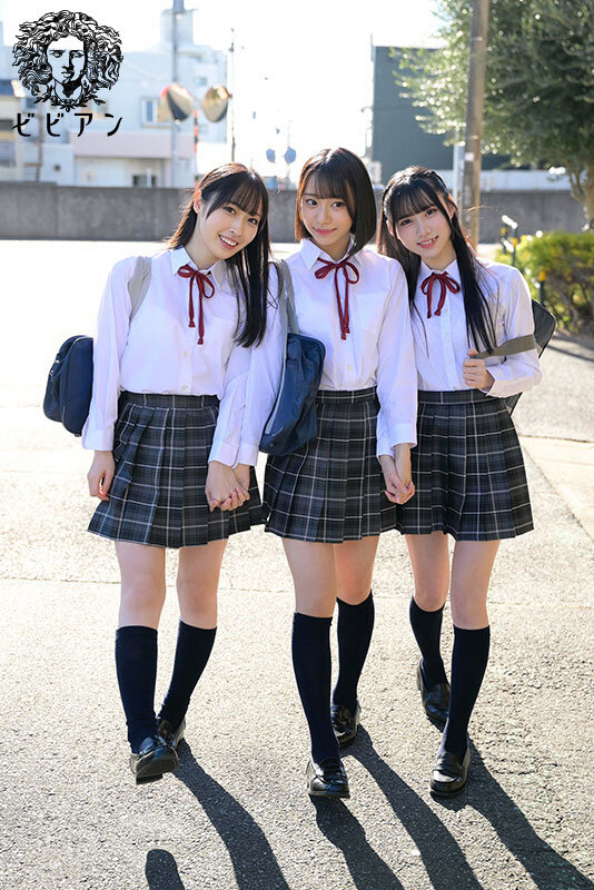 【人気配信旬報 マニア向け情報館】百合妄想していた女子たちの間にまさか私が挟まれるなんて… 推しカップルにW小悪魔挟み撃ちで悶絶レズイキさせられる妄想レズハーレム 赤名いと 天然美月 ゆめ莉りか 画像1