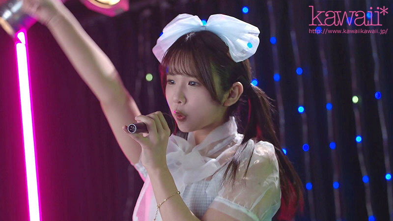 【人気配信旬報 マニア向け情報館】この子、枕で飯食ってた献上系アイドルです…。 性接待で鍛えられ、気づけば生勃起ちんちん見ただけでマン汁だらだら性欲モンスターに!実は超AV向きなカラダな変態娘ちゃんがこっそりAV出演! 橘いおり 画像3