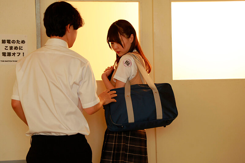 【人気配信旬報 マニア向け情報館】貼れば誰でもいいなり!ハーレム洗脳シールでクラスの一軍女子を完全支配してハメ比べ! 画像3