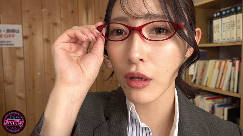【人気配信旬報 マニア向け情報館】実写版 美人教師は羞恥の虜 森沢かな 画像2