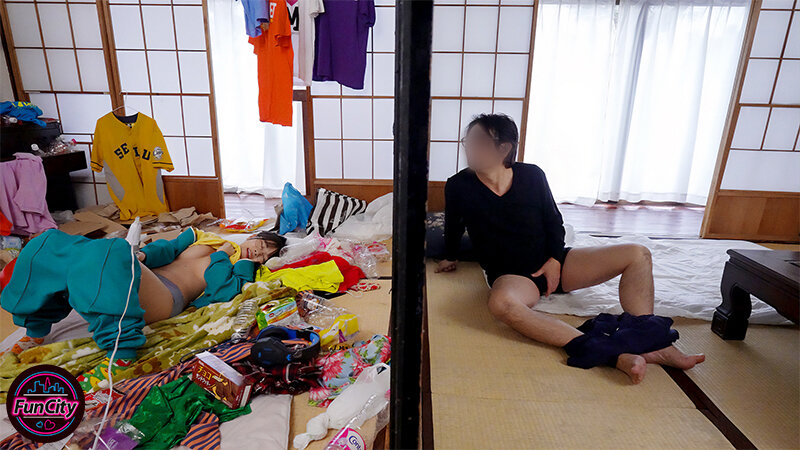 【人気配信旬報 マニア向け情報館】独り身童貞の元にやってきた姪は喪女！だらしないのにエロすぎる無防備巨乳な姪に杭打ち中出しされた僕… 柏木こなつ 画像2