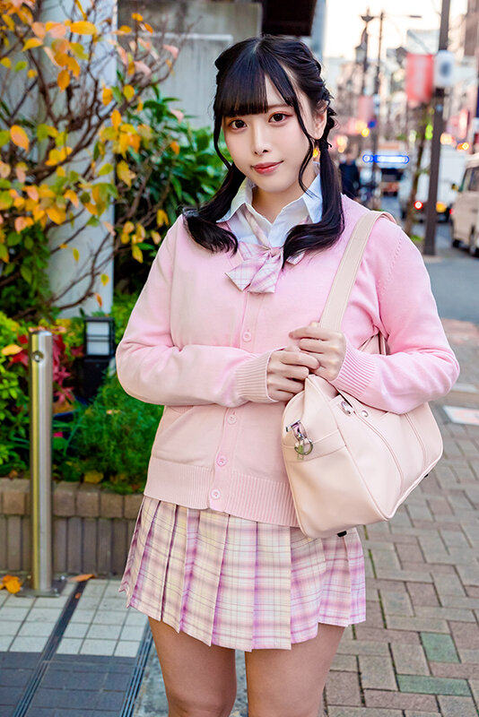 【人気配信旬報 マニア向け情報館】【アフスク☆セックス】ピンク色の物エッチなことが大好きなみくるちゃん1☆歳！制服もカバンも全部ピンクで統一しているキュートガール！かわいい制服に隠れた巨乳＆巨尻と甘い声に興奮が収まらないまま大量中出し！！ 画像1