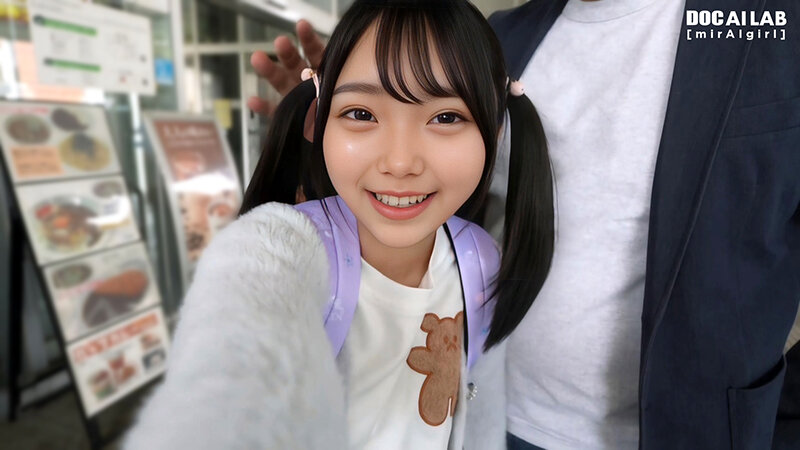 【人気配信旬報 マニア向け情報館】【合法ちっぱいAI娘!】 思春期りりちゃんとデカチンおじさんが禁断SEX! パパとママには内緒でヤリまくった生ハメ温泉旅行の記録。 花野井りり 画像2