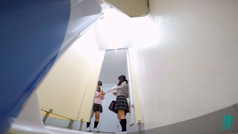 【人気配信旬報 マニア向け情報館】学校トイレ ディルドシェアオナニー2 ～恥じらい忘れてイキ合いっ子～ 画像11