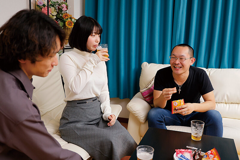 【人気配信旬報 マニア向け情報館】絶倫巨乳妻を持て余した俺は、デカチンの親友に寝取ってもらった! 九井スナオ 画像1