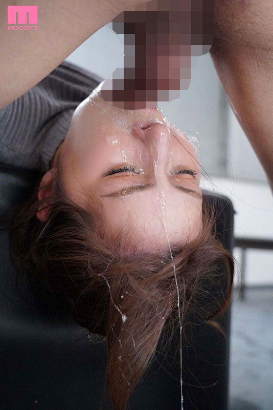 【人気配信旬報 マニア向け情報館】夫のために… 喉ボコごっくんイラマ専用 肉棒ケースにされ壊された人妻OL 兼咲みゆ 画像6