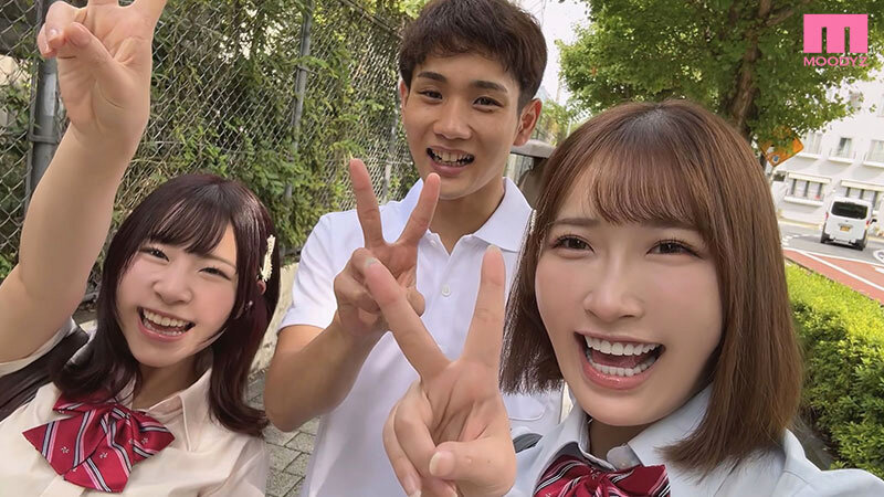 【人気配信旬報 マニア向け情報館】修学旅行中ボクの勃起ビーチクに気づいた陽キャ女子に囲まれ挟まれず~っと乳首をこねこね!くりくり!さすさす!ぎゅいん!同時責め射精され続けた1泊2日 美園和花 沙月恵奈 画像1