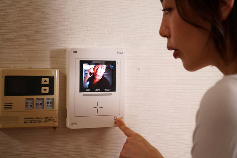 【人気配信旬報 マニア向け情報館】海外赴任から帰国したら…嫁さんが近所のオラついた巨根男の言いなり孕ませ肉便器になっていました… 美咲かんな 画像12