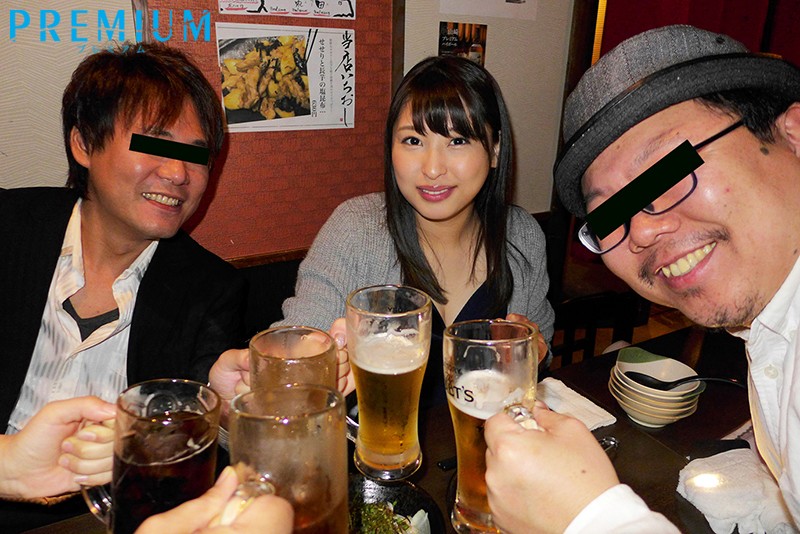 【人気配信旬報 マニア向け情報館】同窓会NTR【専属女優スペシャル！】～最低な元カレに堕ちた彼女の浮気中出し映像～ 秋山祥子 画像1