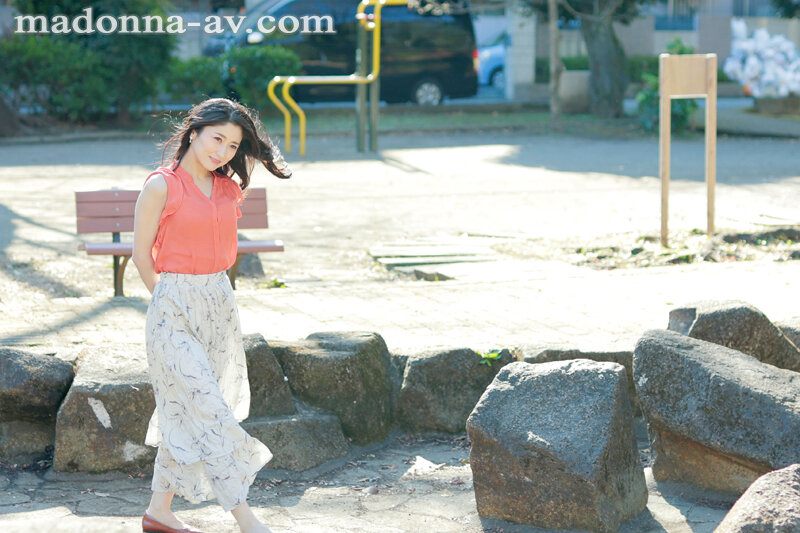 【人気配信旬報 マニア向け情報館】40歳になってもオンナとして美しく輝きたい―。 春谷美雨 40歳 AV DEBUT 画像1