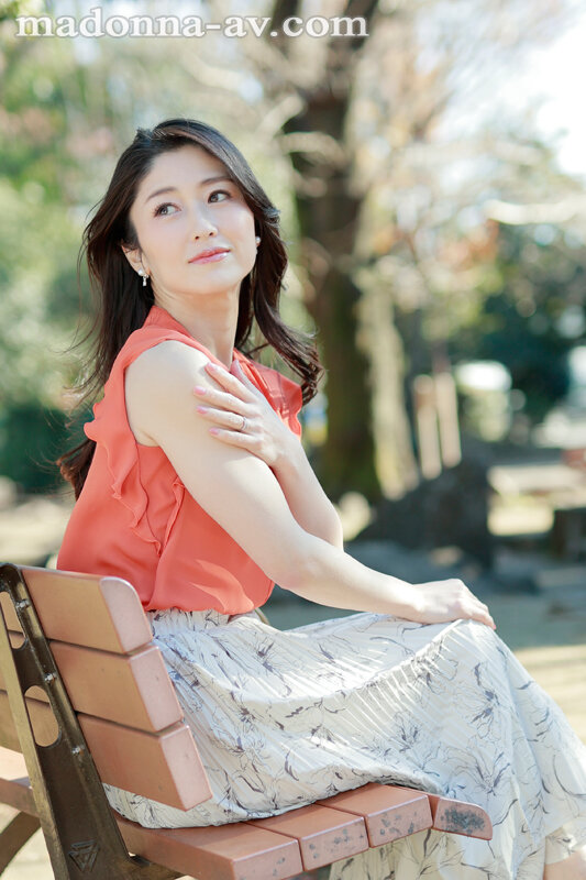 【人気配信旬報 マニア向け情報館】40歳になってもオンナとして美しく輝きたい―。 春谷美雨 40歳 AV DEBUT 画像2