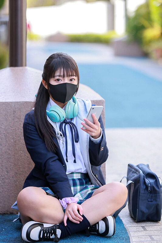 【人気配信旬報 マニア向け情報館】【VR】周りとは群れない黒マスク学生 上下の蒸れたオクチに何でもし放題 画像3