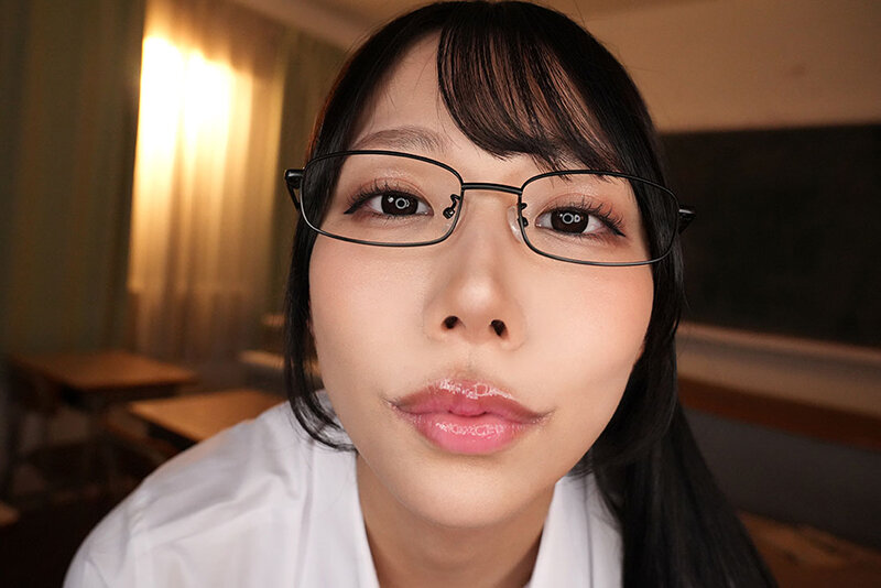 【人気配信旬報 マニア向け情報館】【VR】趣味:生徒のイキ顔観察 早漏でも遅漏でもお構い無し。補習後は必ず顔面密着手コキで生徒を食べる教師の特権 尾崎えりか 画像7