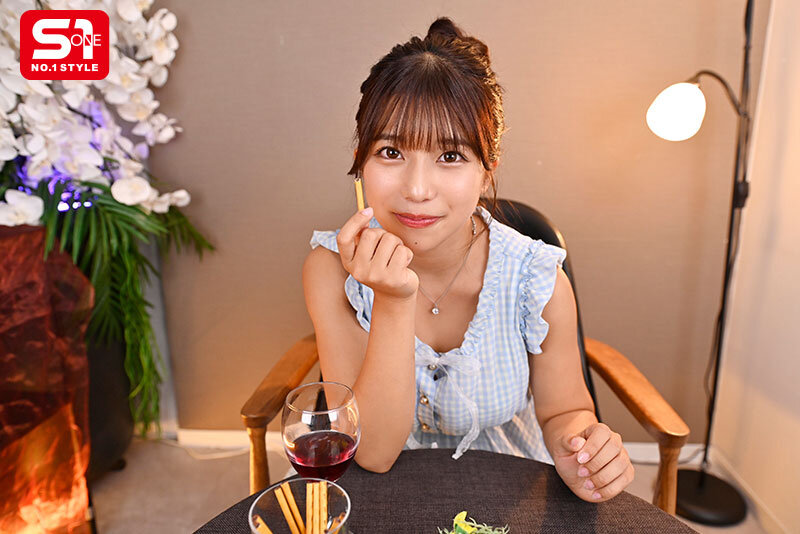 【人気配信旬報 マニア向け情報館】【VR】「センパイに彼女できたなんて許しませんっ!」嫉妬したバイト先のあざとカワイイ後輩が彼女出来たての僕を酔わせて逆NTRをしかけてきた!! 川越にこ 画像3