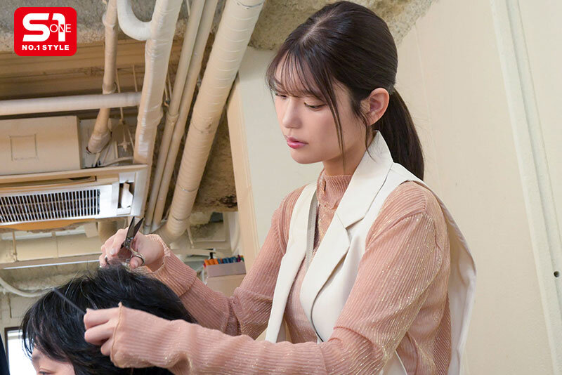 【人気配信旬報 マニア向け情報館】皆が羨む僕のキレカワ彼女が他人棒に堕ちていた…ヘアサロンNTR 倉木華 画像1