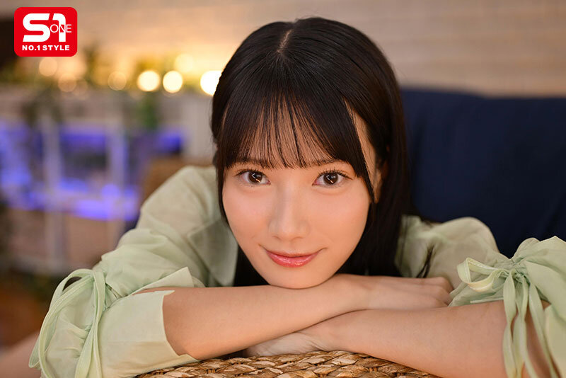 【人気配信旬報 マニア向け情報館】こんな美少女のエッロいフェラチオと嬉しそうな大量顔射 榊原萌 画像1