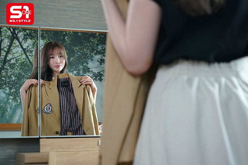 【人気配信旬報 マニア向け情報館】妻の学生時代を知らない俺は姪っ子の制服を盗み着していた妻の姿に異様な興奮を覚えて…5年ぶりに抱いた妻が最高すぎた 夢乃あいか 画像1