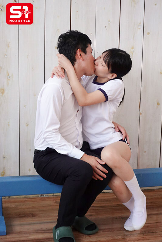 【人気配信旬報 マニア向け情報館】無邪気な教え子に誘惑された僕は可愛い顔、声や匂い、そして若い肉体の魅力に抵抗できず、校内でもホテルでも何処でも挿れまくった。 榊原萌 画像11