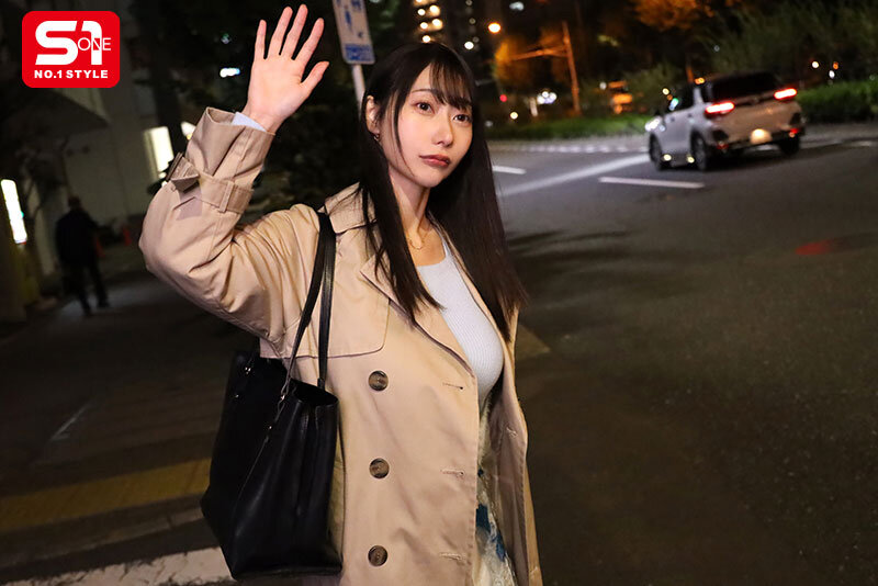【人気配信旬報 マニア向け情報館】「おい、パイズリしか取り柄ないんだから挟んでヌケよ。」普段優しいボクを、鬼のようなドSに変貌させるほど、責められたがりでドマゾな細身デカ乳オンナ 篠真有 画像1
