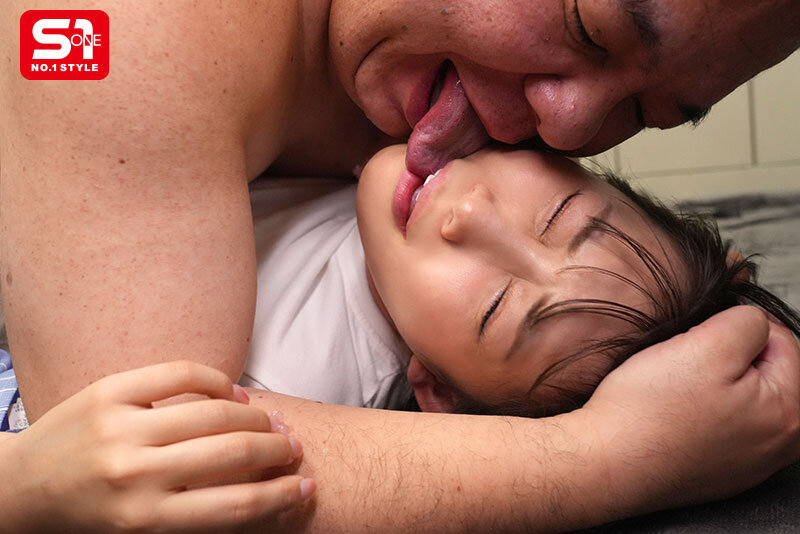 【人気配信旬報 マニア向け情報館】媚薬とデカチンがあればキモオジでも彼氏持ちの清楚女子を最も簡単に堕とせてぐっちゃぐちゃにできるよ 夏空りか 画像3