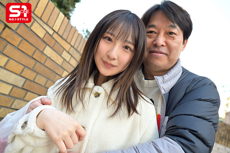 【人気配信旬報 マニア向け情報館】おじさんお泊りデート濃密性交 たくさん笑って、たくさんベロチュウして、たくさんねっちょり絡み合う最高の性交 新木希空 画像7