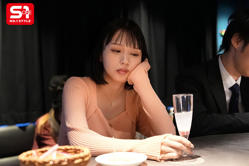 【人気配信旬報 マニア向け情報館】可愛くて一途な女子が彼氏に振られてヘコんでいる時が…実は大チャンス!? お股がゆるくなってヤリ放題! 合体フィーバー しかも久しぶり他人棒でイキまくりだったんです。 兒玉七海 画像2
