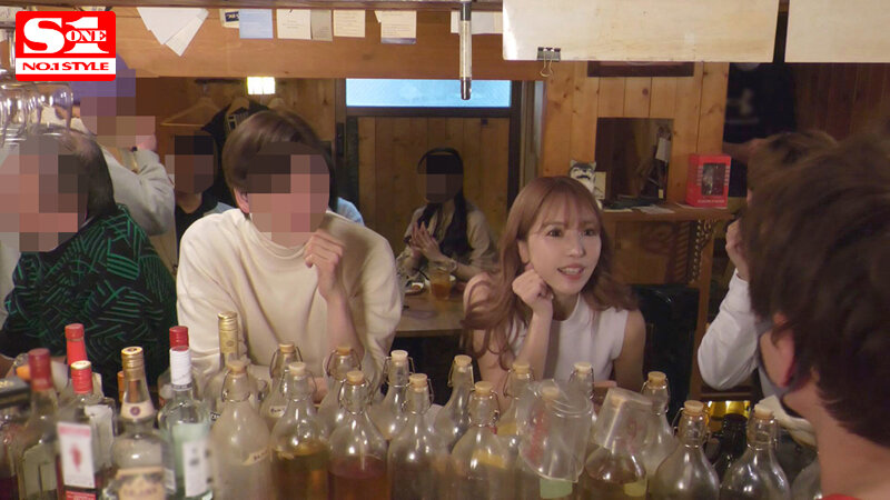 【人気配信旬報 マニア向け情報館】「えっ!ここでヤルの?」三上悠亜に一ヶ月密着して隙あらばいきなり即ズボッ! 前代未聞ドッキリAV大作戦 画像7