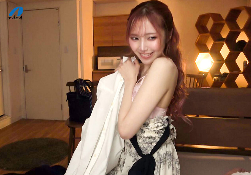 【人気配信旬報 マニア向け情報館】1日中セックスしよッ！ 朝から晩まで、いつでもどこでも本能のままSEX三昧！！ 斎藤あみり 画像1